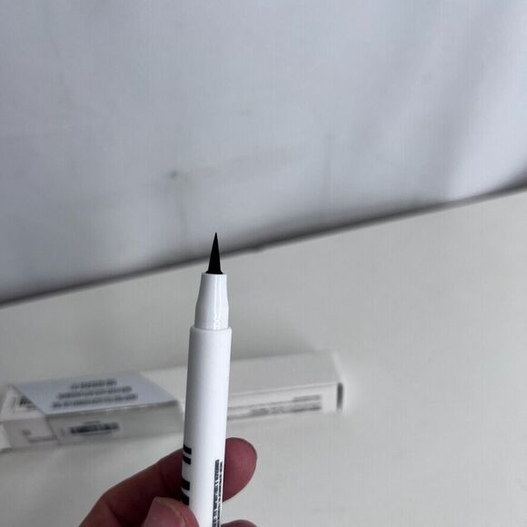 IL MAKIAGE Black Card Waterproof Liquid Eyeliner 1.5 ML / 0.05 OZ NEW in Box - Picture 3 of 11